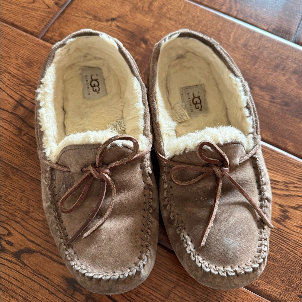 UGG Tan Suede Moccasin Slippers Size 37